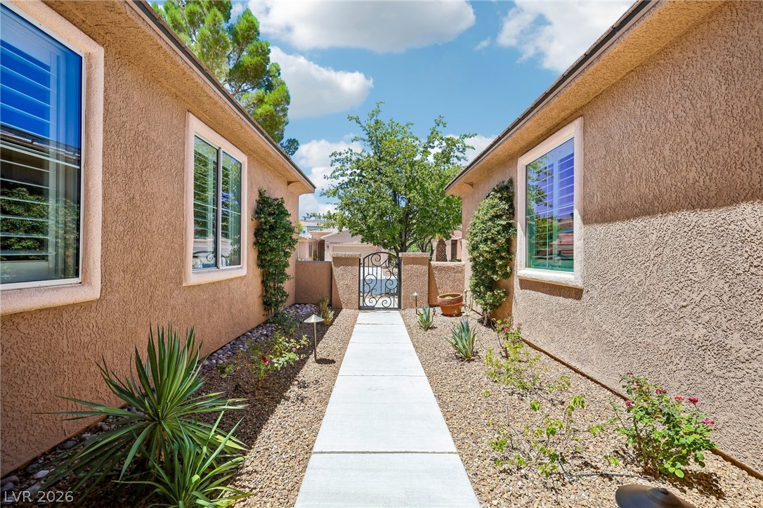 5110 Vincitor Street Property Photo 5