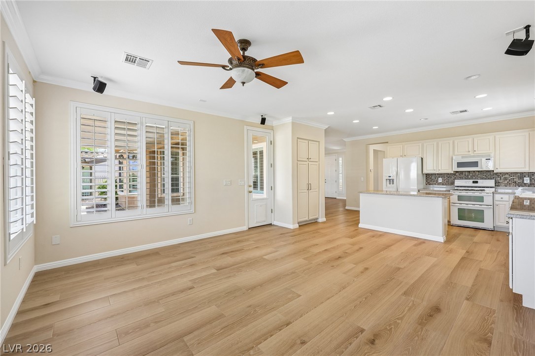 5110 Vincitor Street Property Photo 10