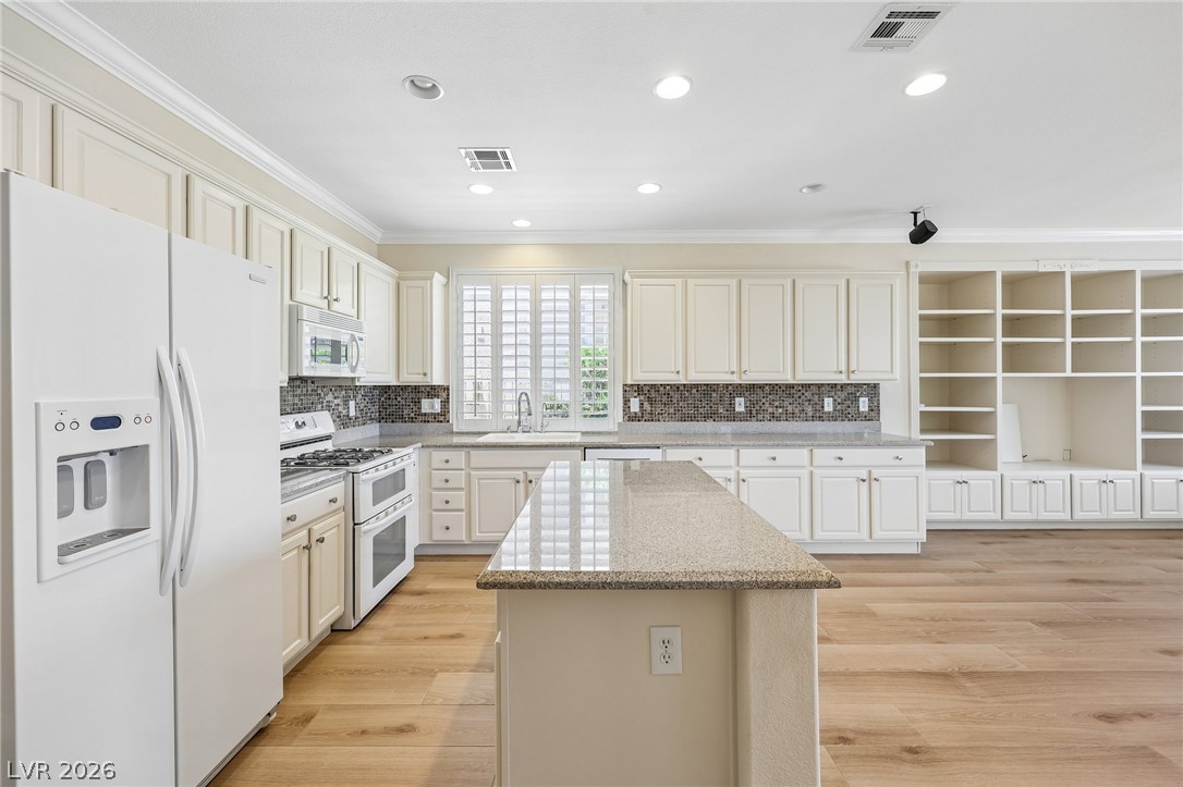 5110 Vincitor Street Property Photo 13