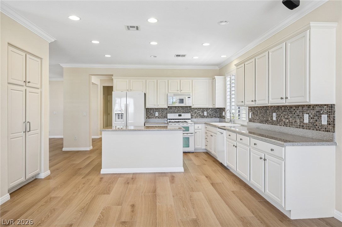 5110 Vincitor Street Property Photo 16