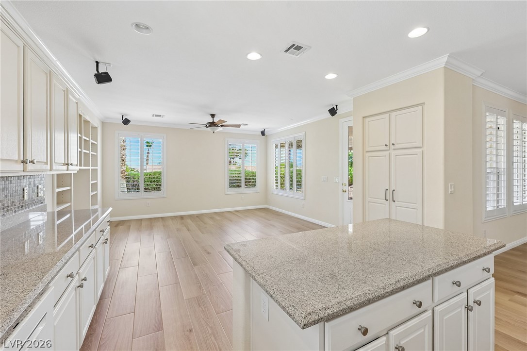 5110 Vincitor Street Property Photo 17
