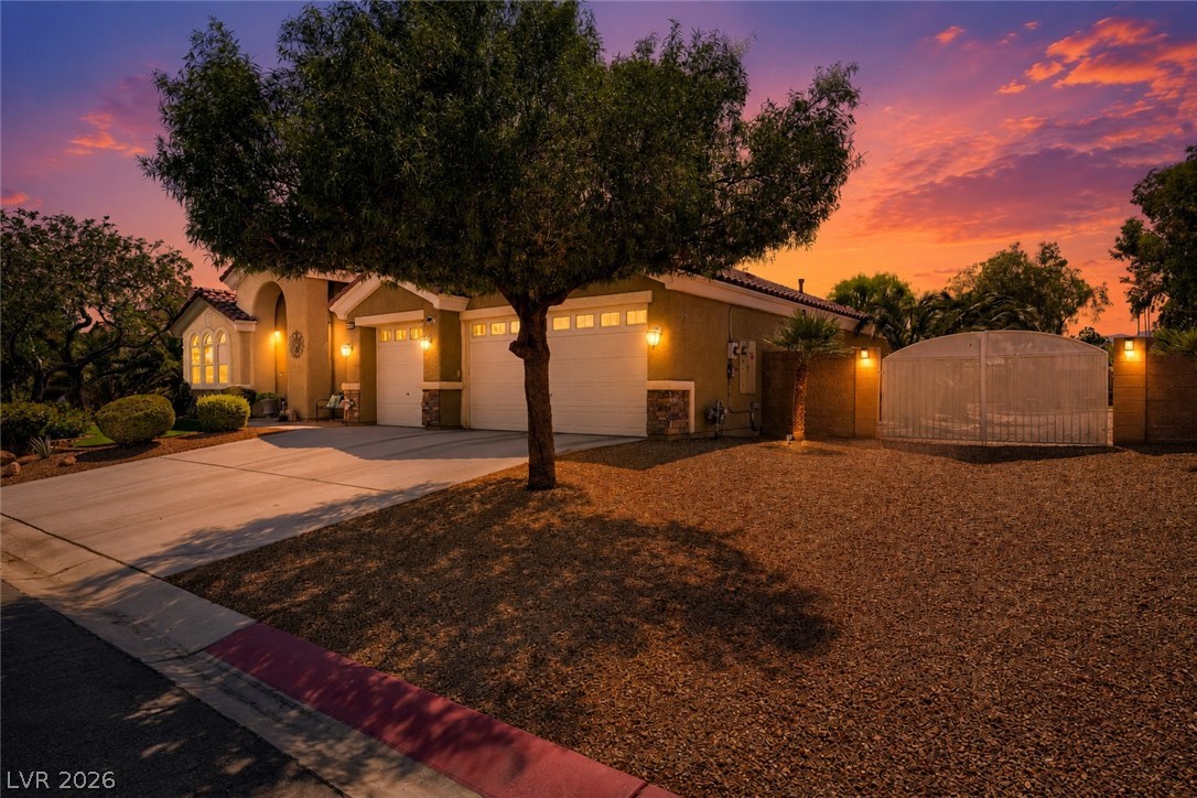 6831 Rose River Falls Street Property Photo 5