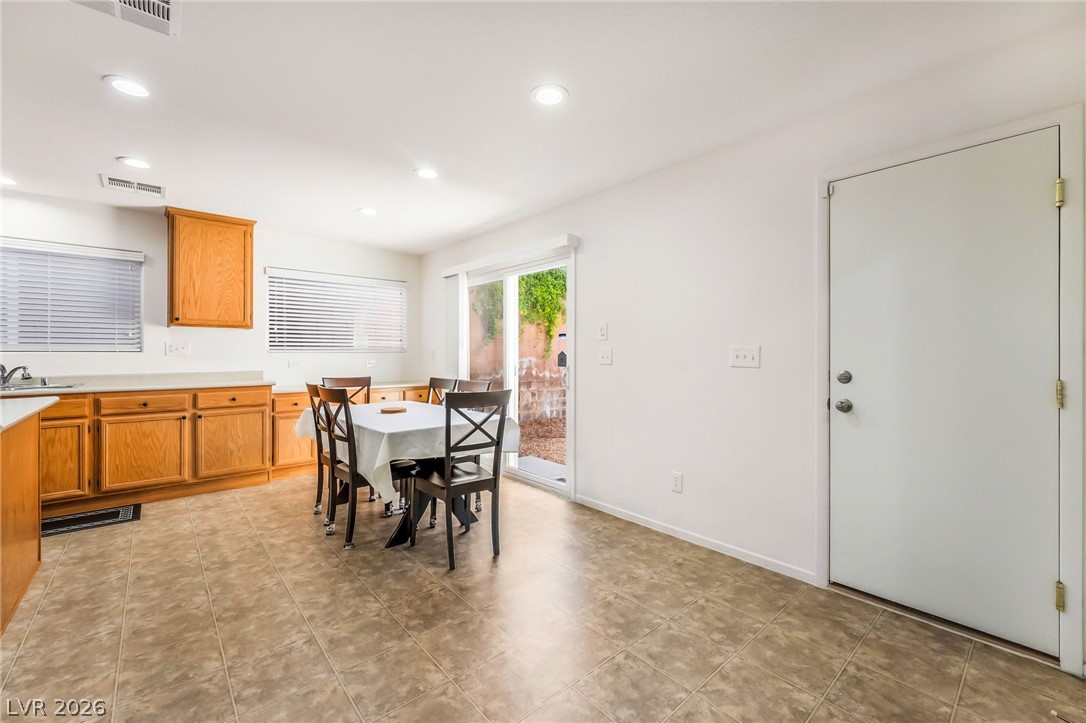 767 Loughton Street Property Photo 10
