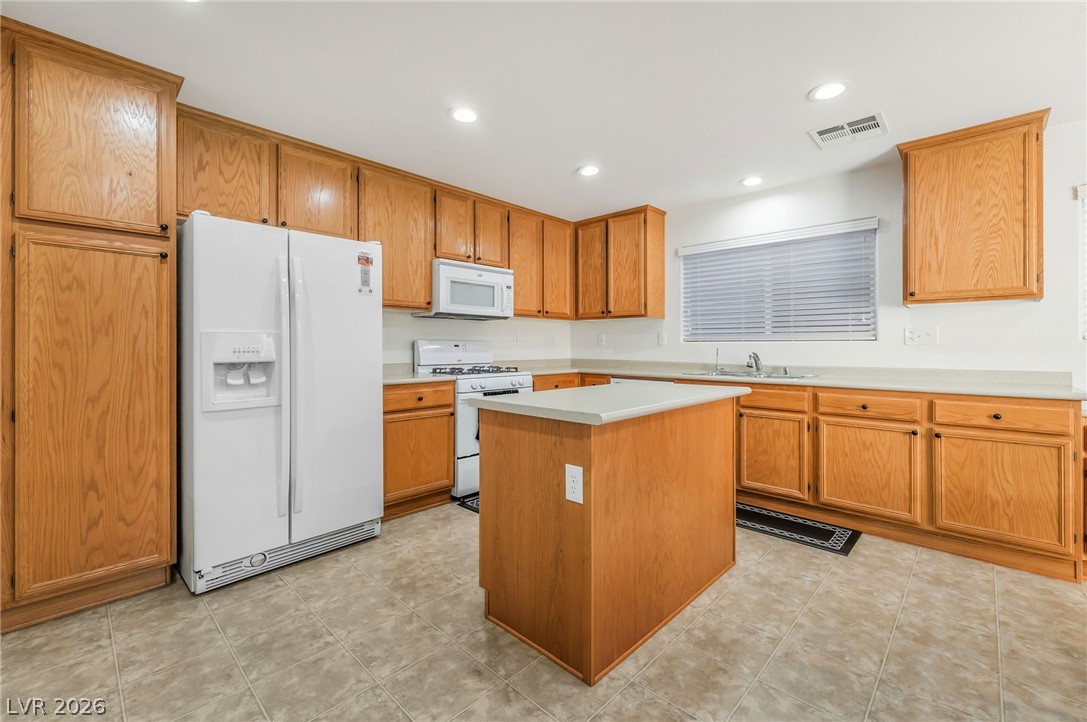 767 Loughton Street Property Photo 14