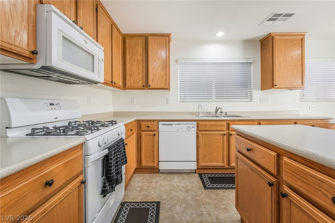 767 Loughton Street Property Photo 15