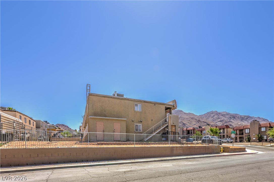 6920 Dunsbach Way Property Photo 4