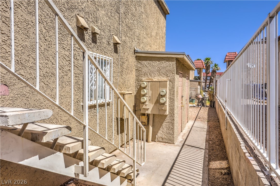 6920 Dunsbach Way Property Photo 11