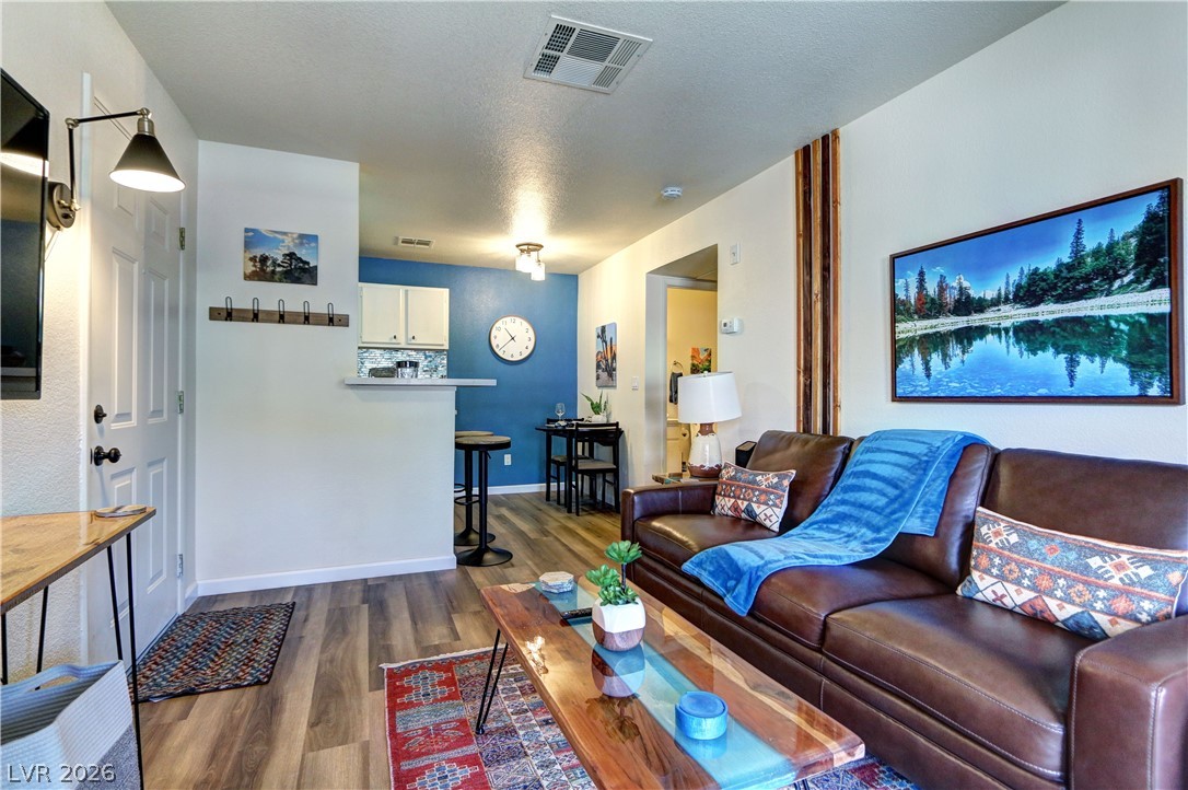 2796912 Property Photo 3