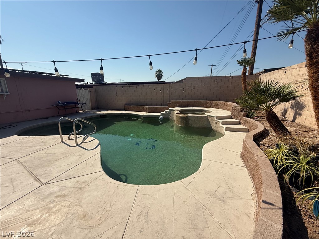 2796922 Property Photo 3