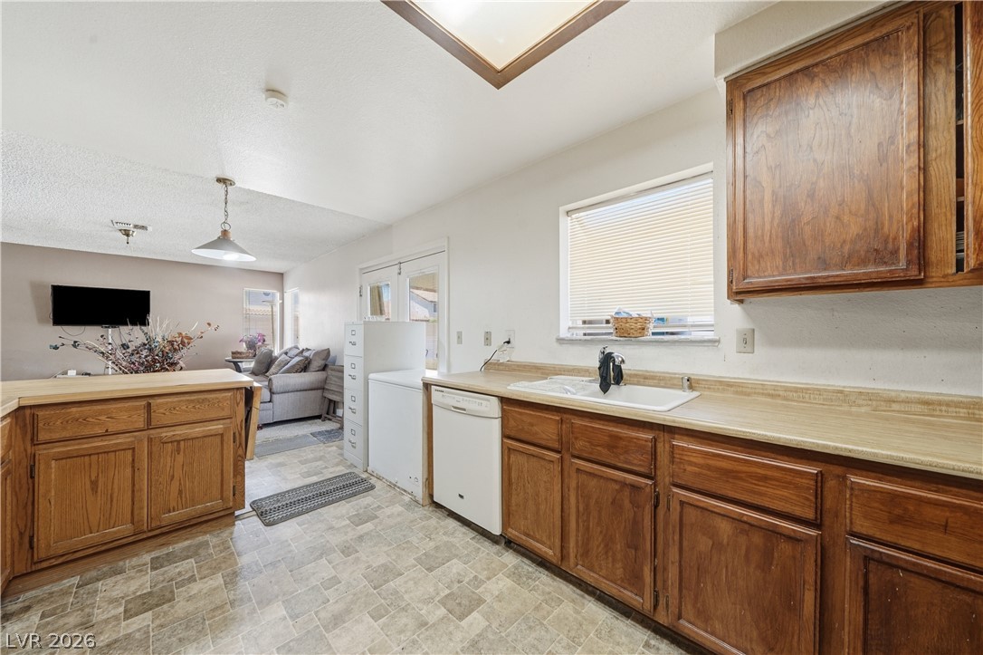 6728 Wenatchee Drive Property Photo 13
