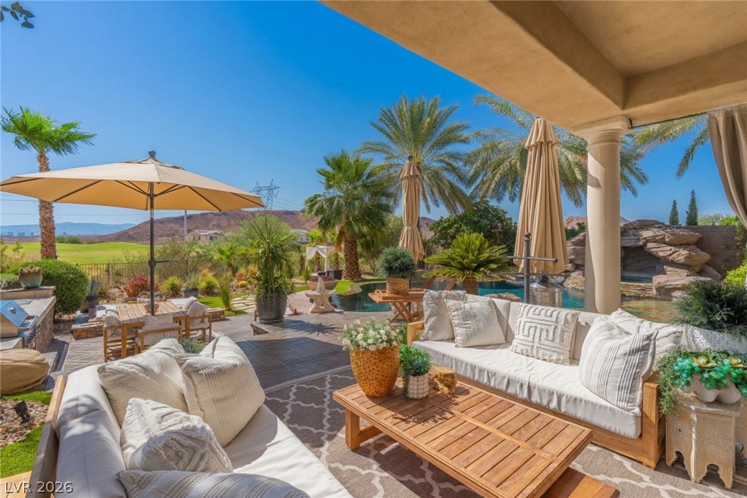 69 Contrada Fiore Drive Property Photo 13