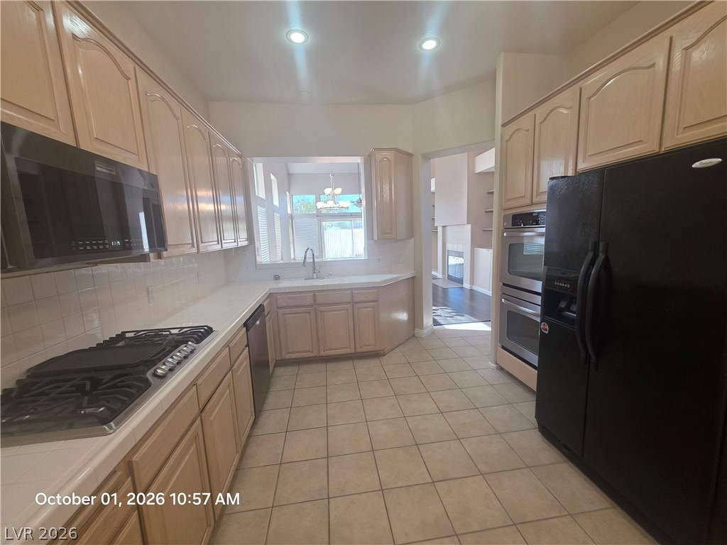 9225 Pitching Wedge Drive Property Photo 7