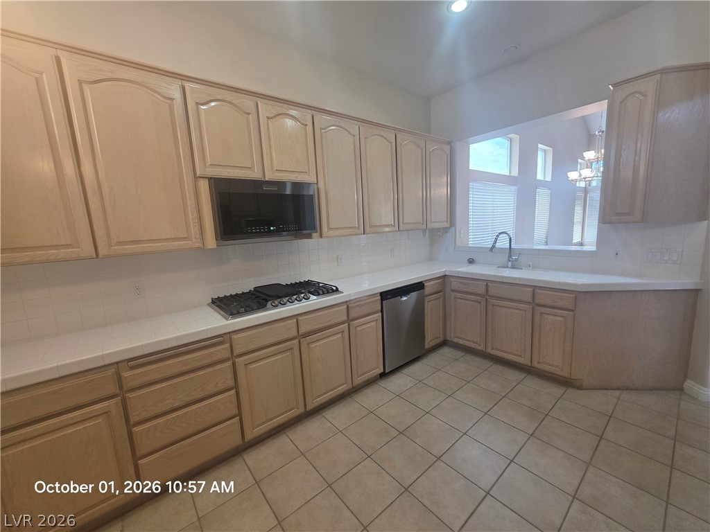 9225 Pitching Wedge Drive Property Photo 8