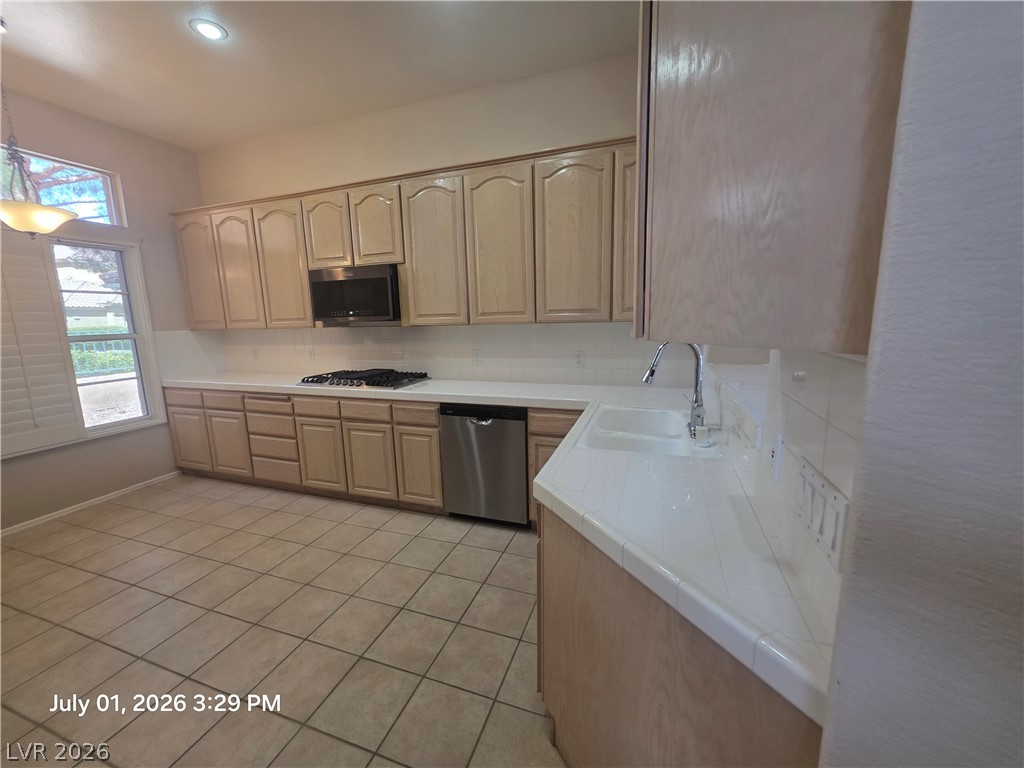 9225 Pitching Wedge Drive Property Photo 11