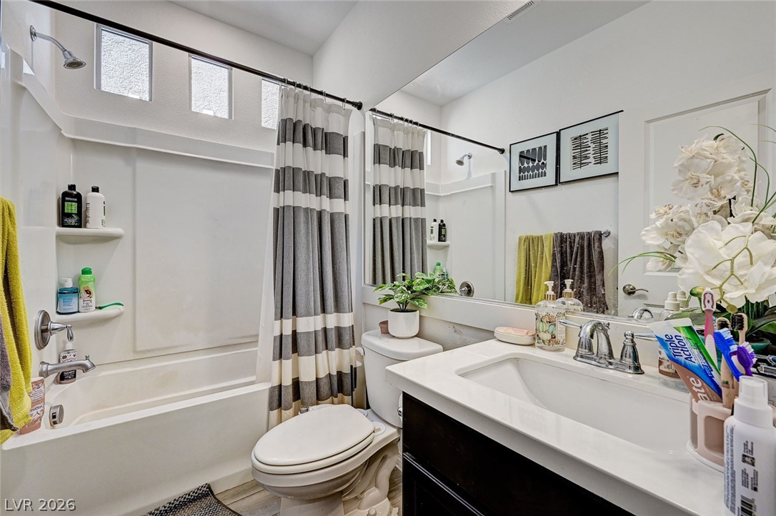 645 Soaring Wings Avenue Property Photo 17