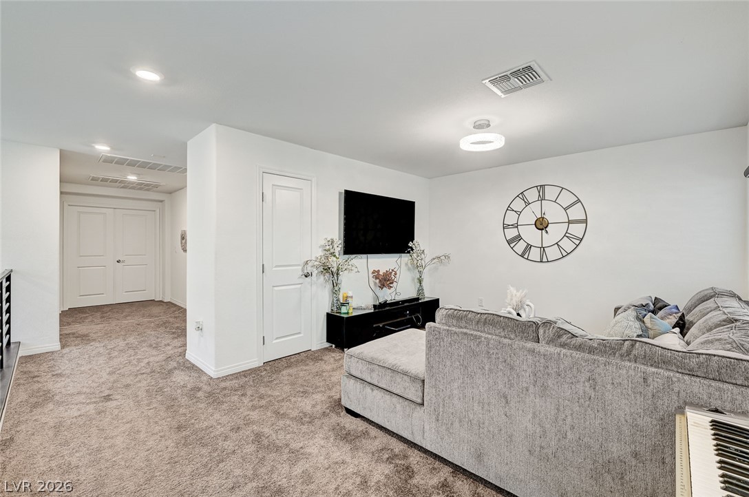 645 Soaring Wings Avenue Property Photo 18