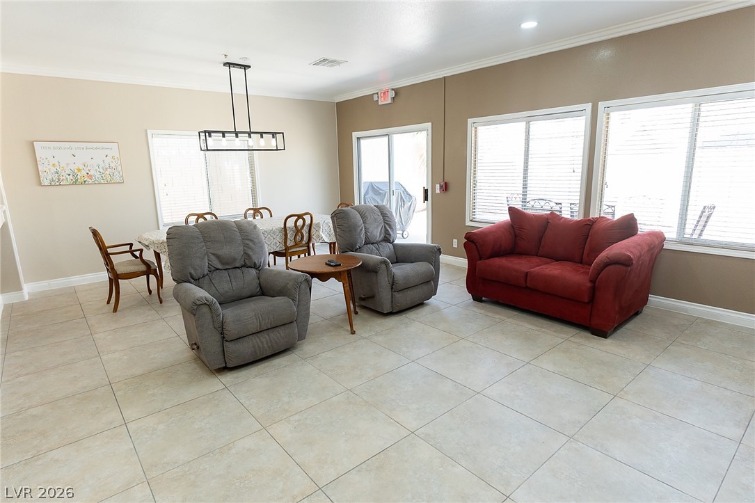 9708 Enniskeen Avenue Property Photo 6