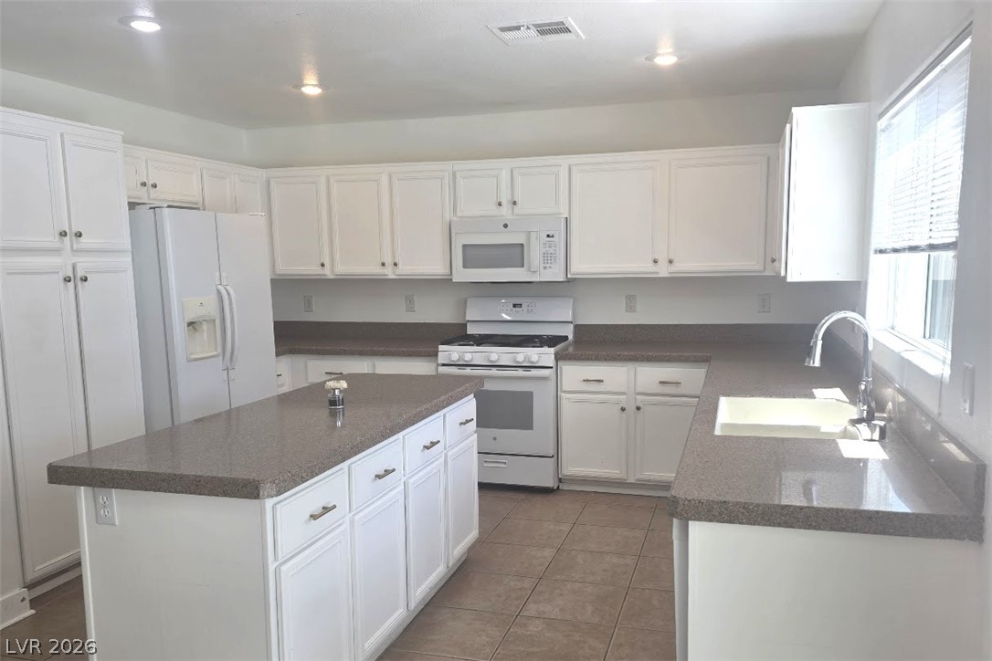 977 Cardelina Lane Property Photo 3