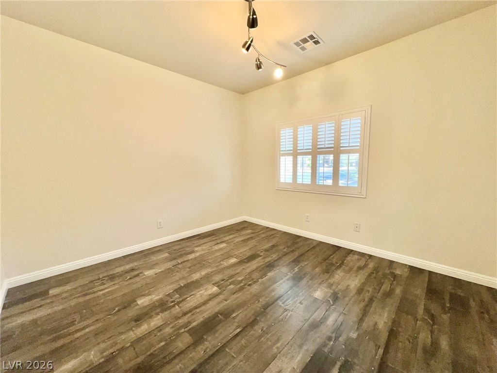 5014 Tunnel Falls Drive Property Photo 5
