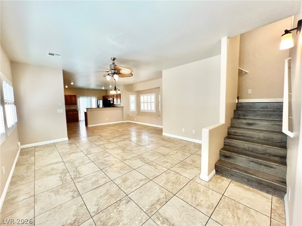5014 Tunnel Falls Drive Property Photo 8