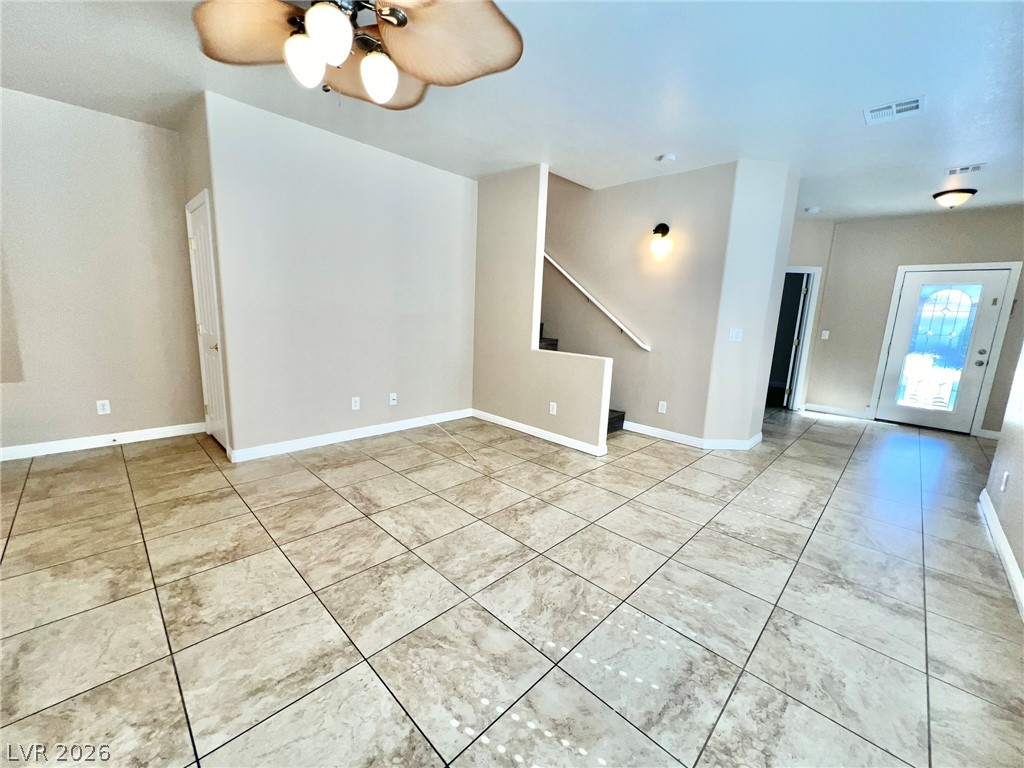 5014 Tunnel Falls Drive Property Photo 9