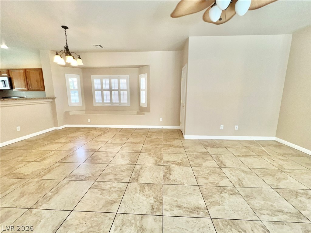 5014 Tunnel Falls Drive Property Photo 10