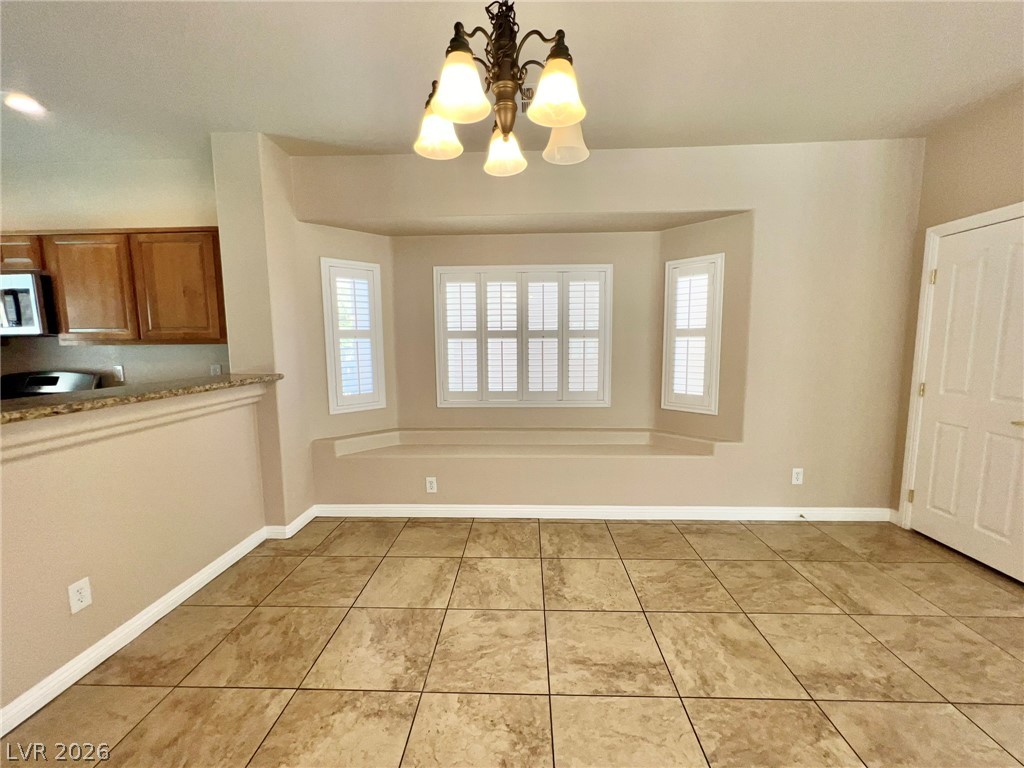 5014 Tunnel Falls Drive Property Photo 11