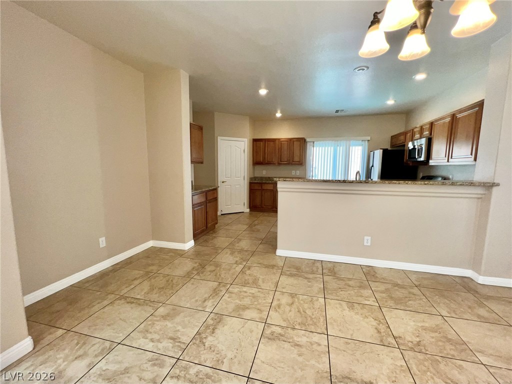 5014 Tunnel Falls Drive Property Photo 12