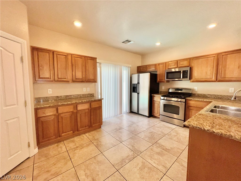 5014 Tunnel Falls Drive Property Photo 13
