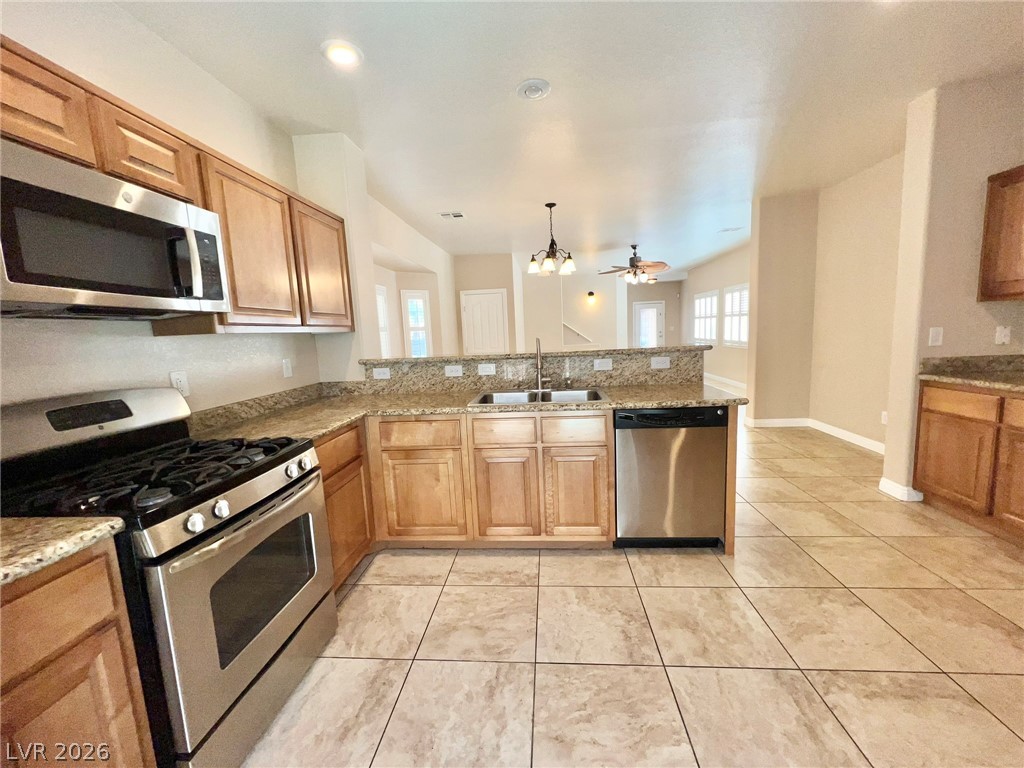 5014 Tunnel Falls Drive Property Photo 14