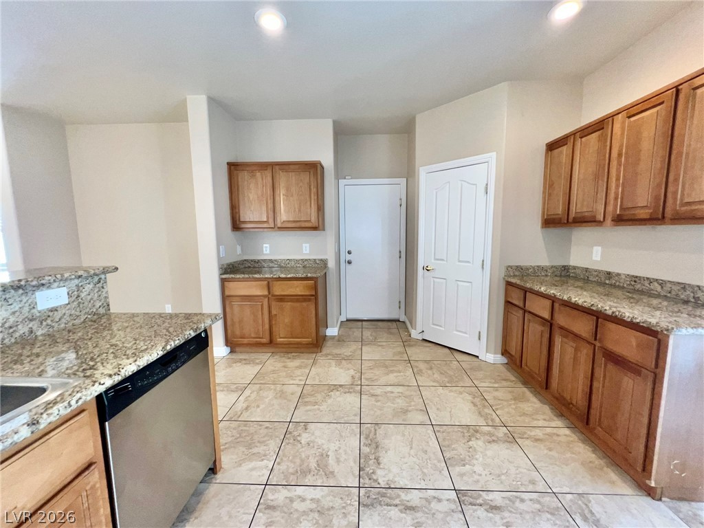 5014 Tunnel Falls Drive Property Photo 15