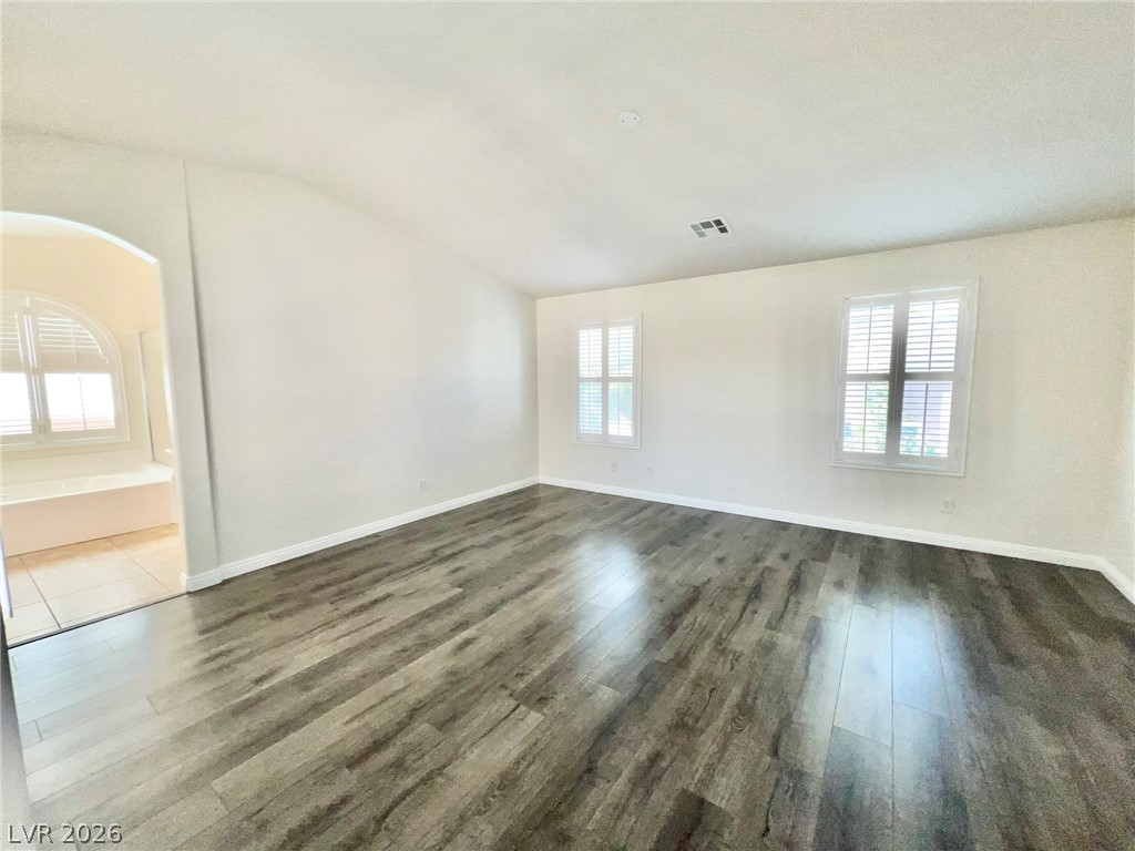 5014 Tunnel Falls Drive Property Photo 21