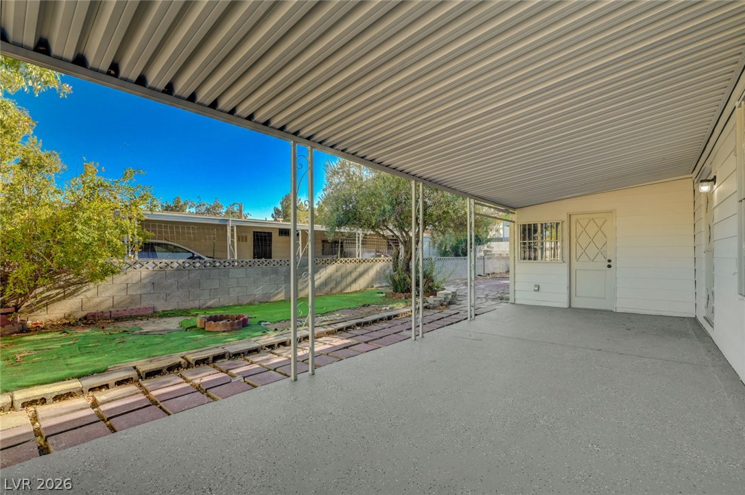 293 Sir William Way Property Photo 5
