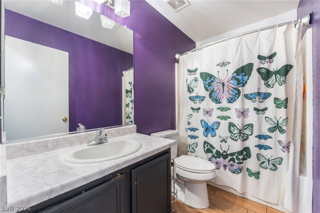 4217 Walnut Glen Drive Property Photo 2