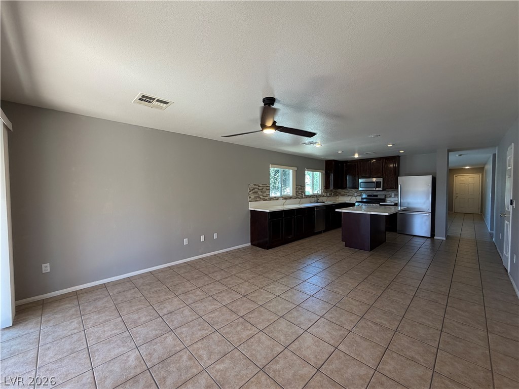 11037 Parete Court Property Photo 5