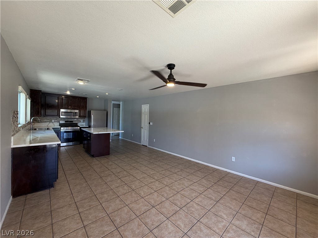 11037 Parete Court Property Photo 6