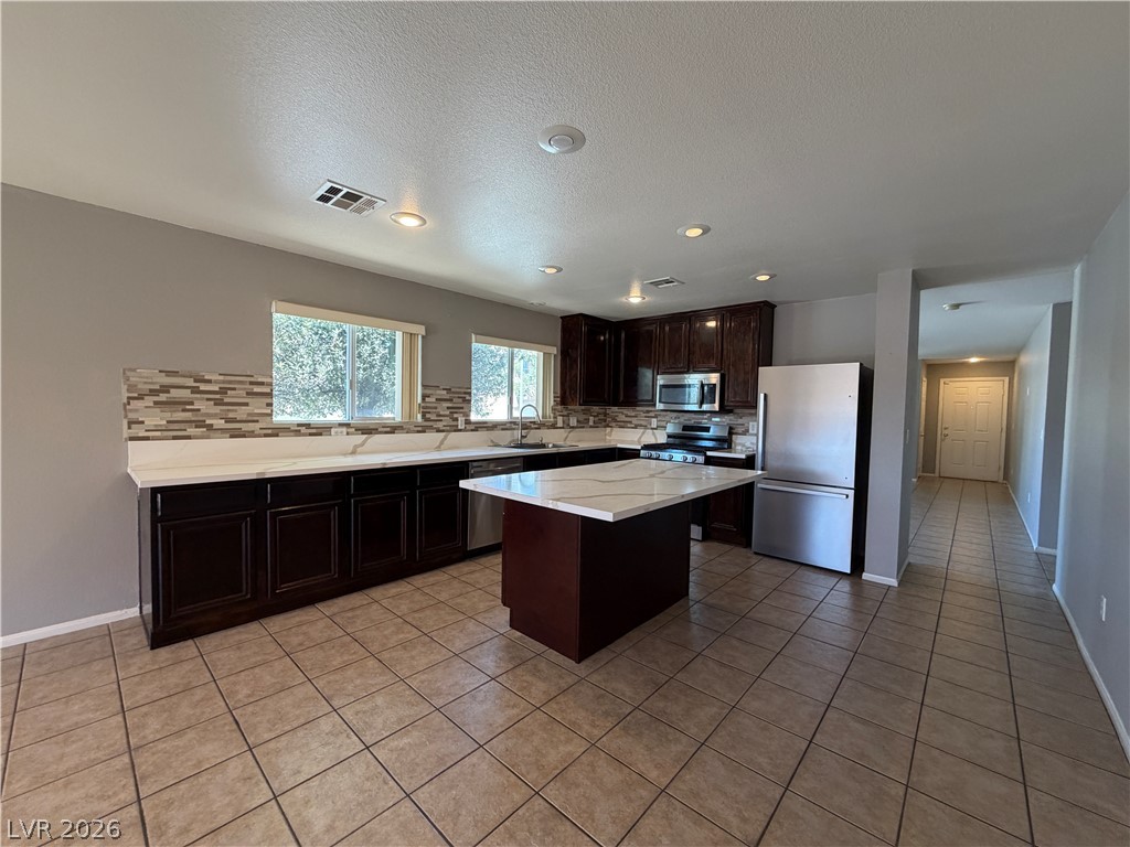 11037 Parete Court Property Photo 7