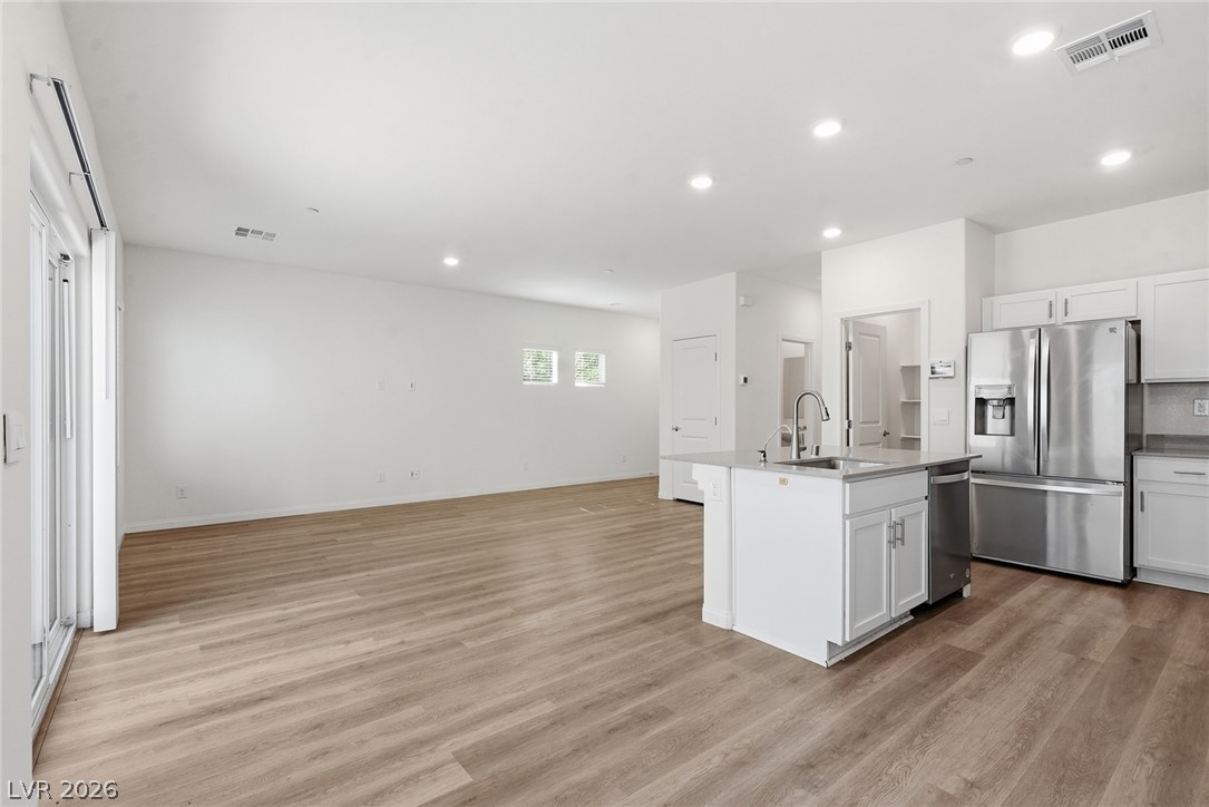 4706 Turquoise Cliffs Avenue Property Photo 2