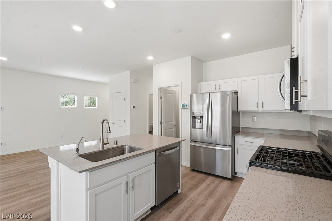 4706 Turquoise Cliffs Avenue Property Photo 3