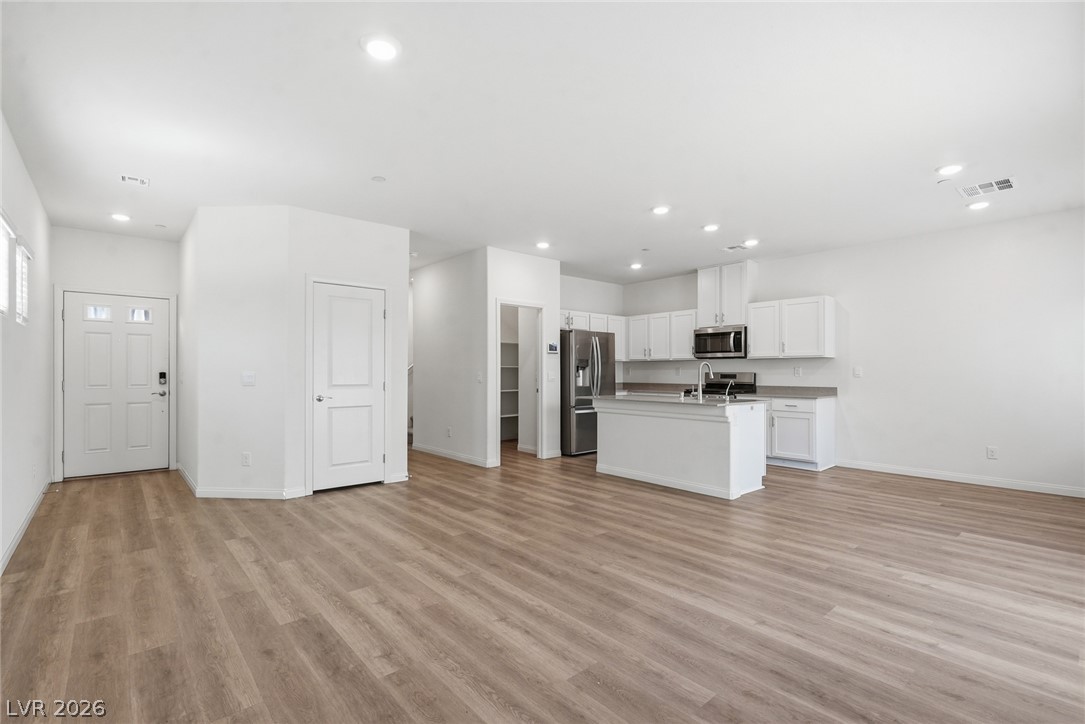 4706 Turquoise Cliffs Avenue Property Photo 7