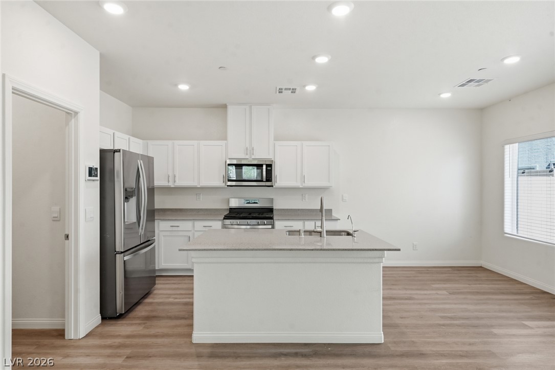 4706 Turquoise Cliffs Avenue Property Photo 8