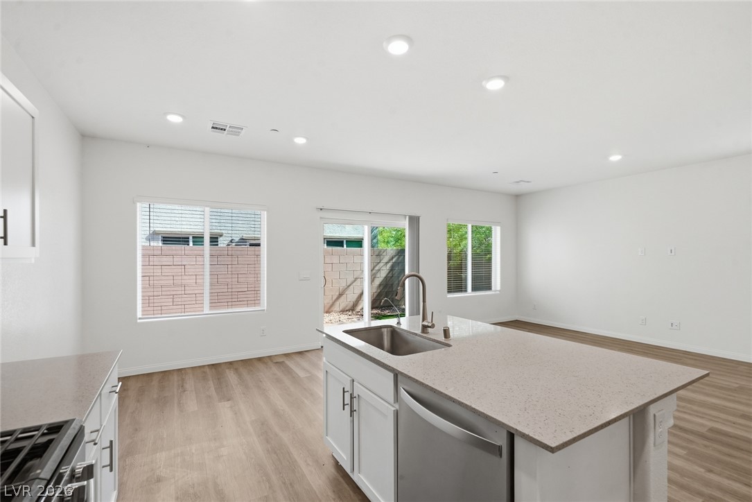 4706 Turquoise Cliffs Avenue Property Photo 10