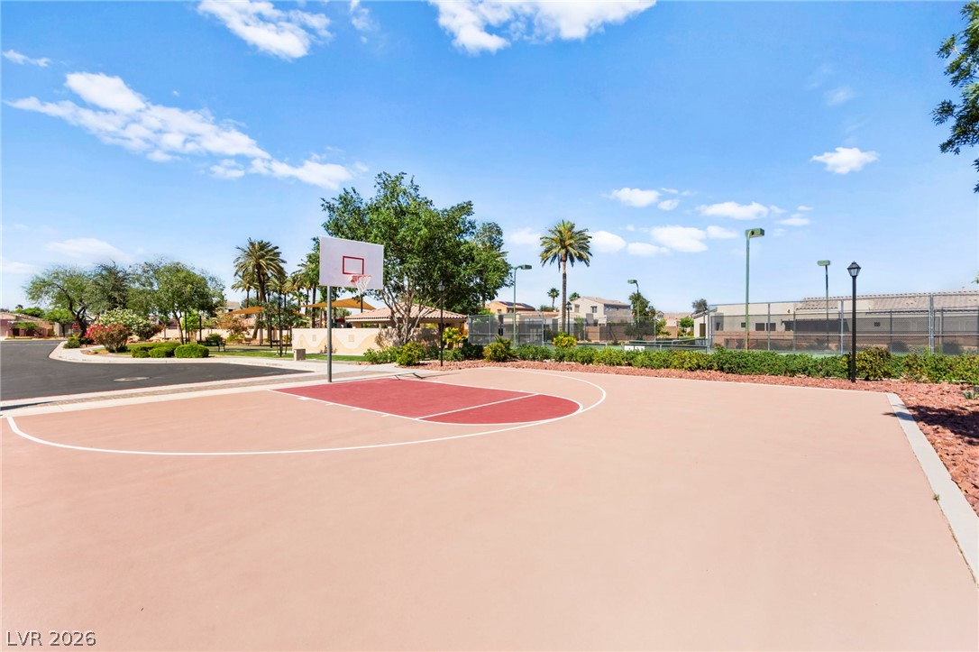 174 Twin Towers Avenue Property Photo 34