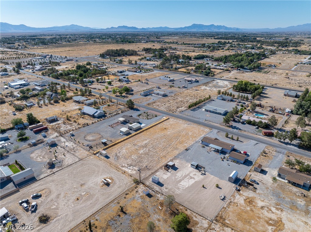 3361 East Navajo Boulevard Property Photo 8