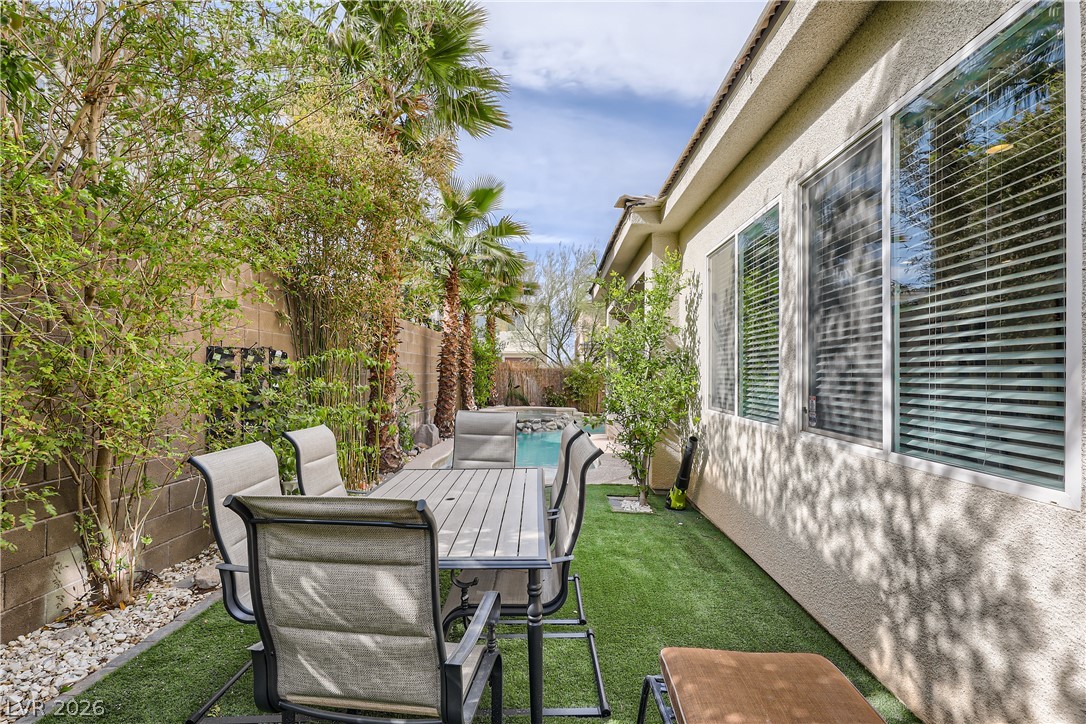 8117 Aster Meadow Way Property Photo 5