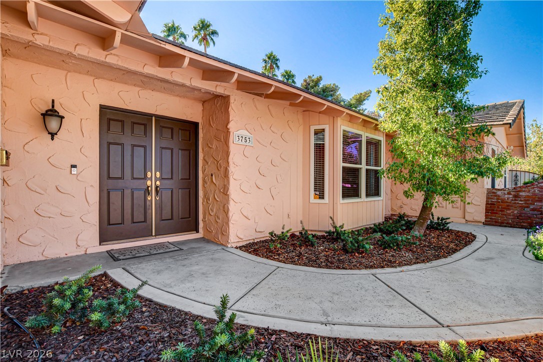 3753 Meadowcrest Drive Property Photo 6
