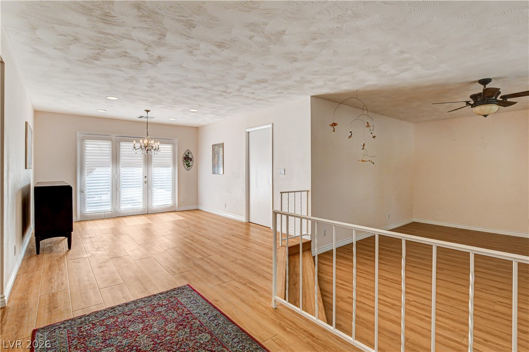 3753 Meadowcrest Drive Property Photo 9