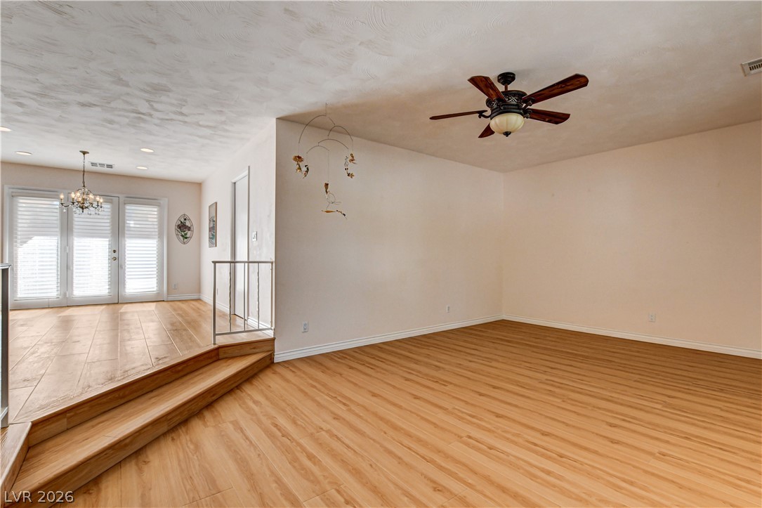 3753 Meadowcrest Drive Property Photo 15