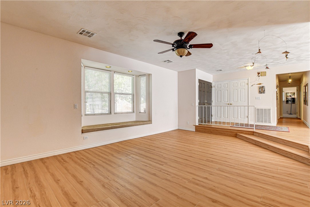 3753 Meadowcrest Drive Property Photo 17