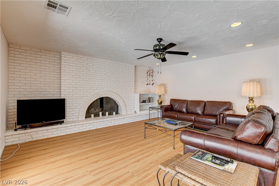 3753 Meadowcrest Drive Property Photo 21
